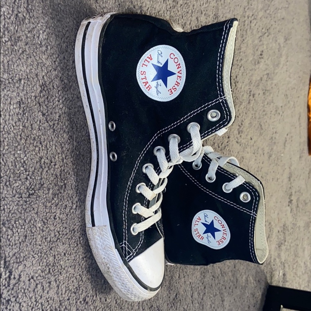 Women’s black and white high top converse size 9